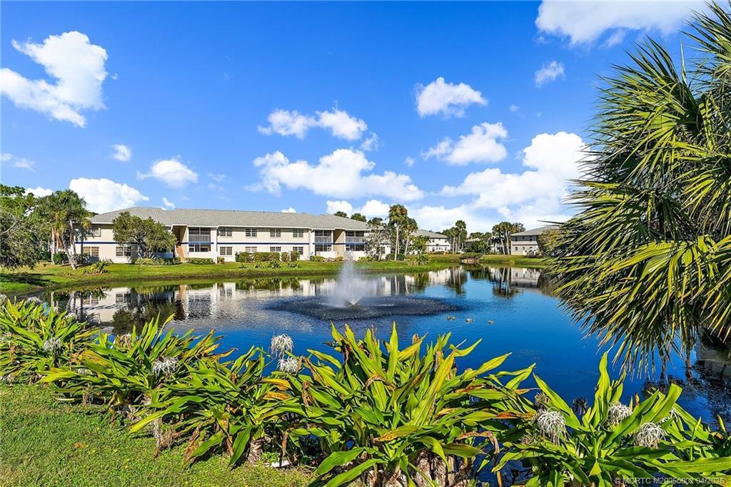 1504 SE Royal Green Cir in Port St. Lucie, FL - Building Photo