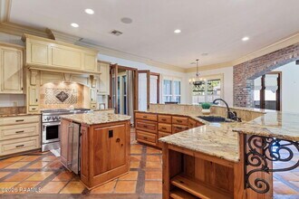 100 Stone Creek in Lafayette, LA - Building Photo - Building Photo
