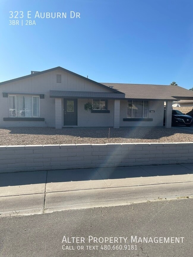 323 E Auburn Dr in Tempe, AZ - Foto de edificio - Building Photo