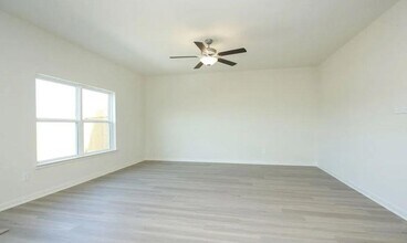 549 Bains St in Brookshire, TX - Building Photo - Building Photo