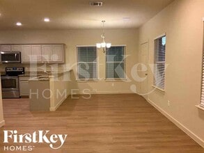 9923 Rio Doso Dr in Dallas, TX - Foto de edificio - Building Photo