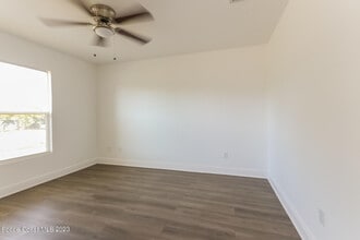 674 23rd Pl SW in Vero Beach, FL - Building Photo - Building Photo