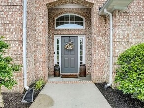 1071 Nealcrest Cir in Spring Hill, TN - Building Photo - Building Photo