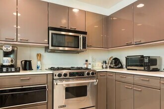 11260 Overland Ave, Unit Bedroom #1 in Culver City, CA - Foto de edificio - Building Photo