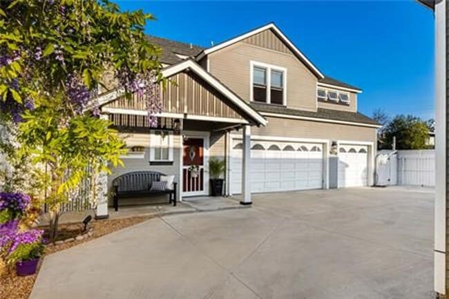 property at 327 N Harwood St