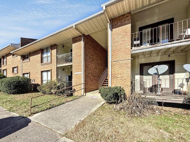 property at 3025 Chase Ln