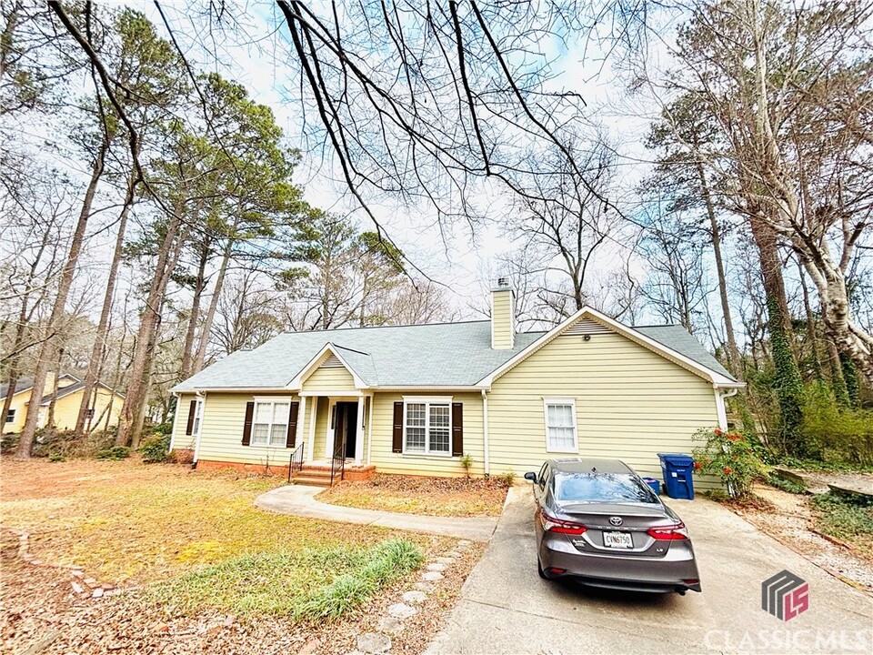 114 Greenbrier Way in Athens, GA - Building Photo