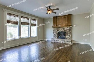 10580 S Millstone Dr in Olathe, KS - Building Photo - Building Photo