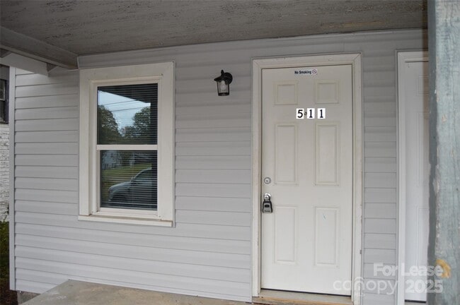 511 S Elm St in Statesville, NC - Building Photo - Building Photo