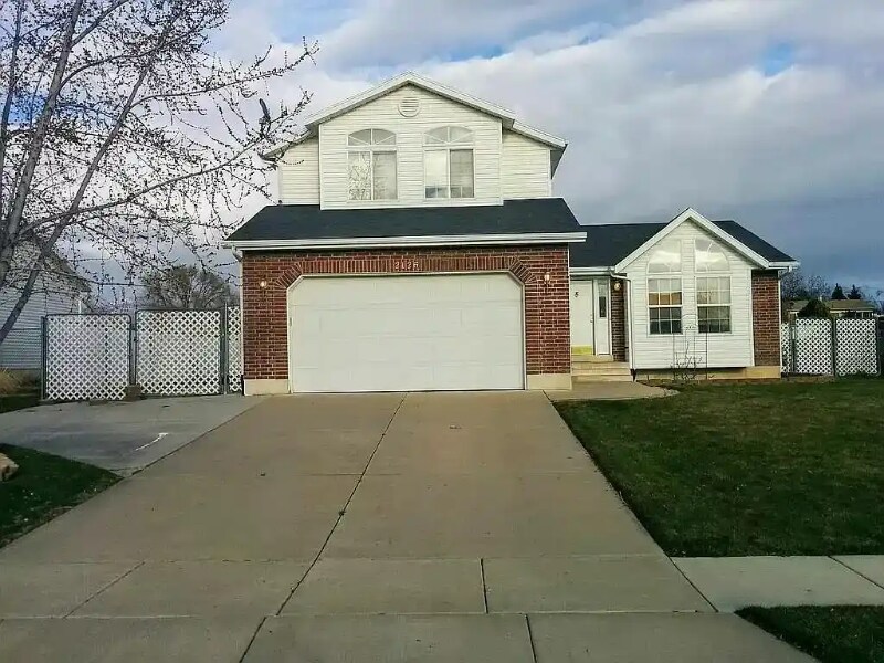 2126 N 750 W in Clinton, UT - Building Photo