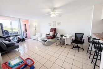 19805 SW 114th Ave in Miami, FL - Building Photo - Building Photo