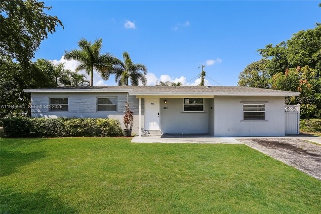 421 SW 64th Way in Pembroke Pines, FL - Building Photo - Building Photo