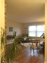 24306 W McGillen Ave, Unit Apt 3 in Mattawan, MI - Building Photo - Building Photo