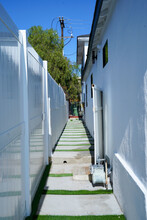629 W Hillsdale St in Inglewood, CA - Foto de edificio - Building Photo