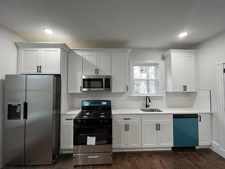 65 Lambert St, Unit 3 in Boston, MA - Building Photo