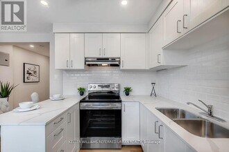 90 Portland St in Toronto, ON - Building Photo - Building Photo