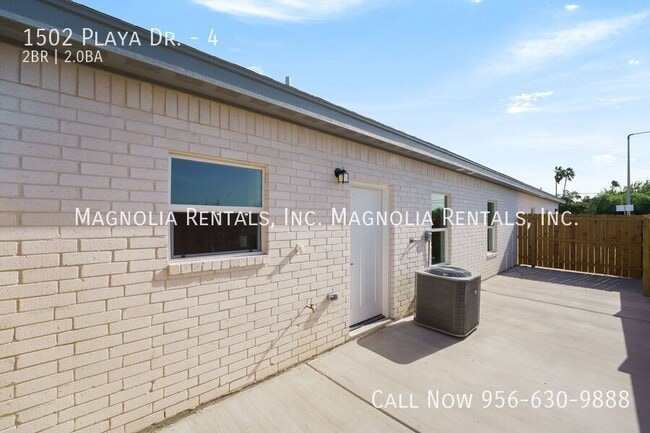 1502 Playa Dr in Weslaco, TX - Foto de edificio - Building Photo