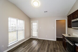 10218 Cottage Oaks Cove in Memphis, TN - Building Photo - Building Photo