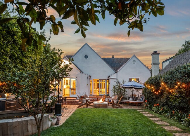 property at 524 Lincoln Blvd