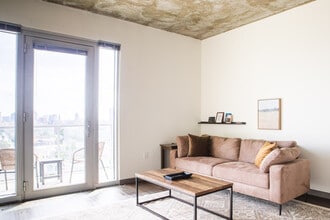 1840 N Farwell Ave in Milwaukee, WI - Foto de edificio - Building Photo