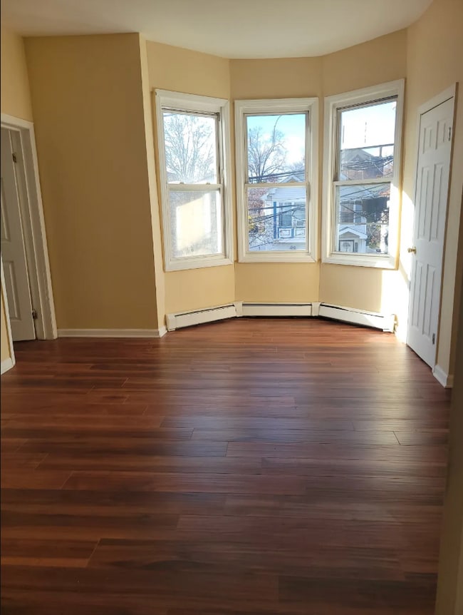 422 S 7th St, Unit 2nd Floor in Newark, NJ - Building Photo - Building Photo