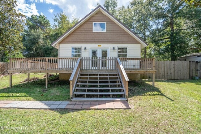 1076 Lilinoe Way in Diamondhead, MS - Building Photo - Building Photo