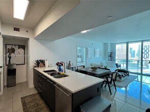 55 SE 6th St, Unit 2305 in Miami, FL - Building Photo - Building Photo