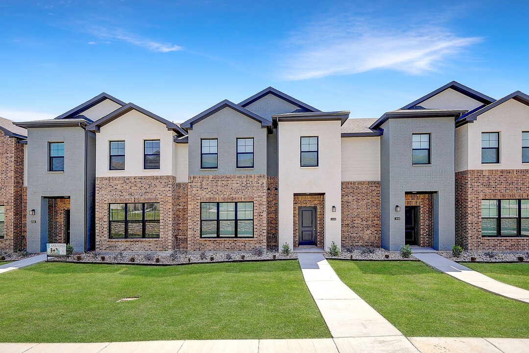 Willow Crossing Townhomes in Willow Park, TX - Building Photo