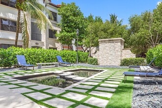 Miramar Park Apartments in Miramar, FL - Foto de edificio - Building Photo
