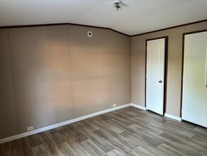 3525 E Elizabethtown Rd in Lumberton, NC - Building Photo - Building Photo