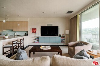 9255 Doheny Rd in West Hollywood, CA - Building Photo - Building Photo