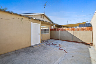 3025 Garnet Ln, Unit D in Fullerton, CA - Building Photo - Building Photo