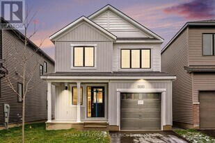 124 Tonic Cres in Ottawa, ON - Building Photo