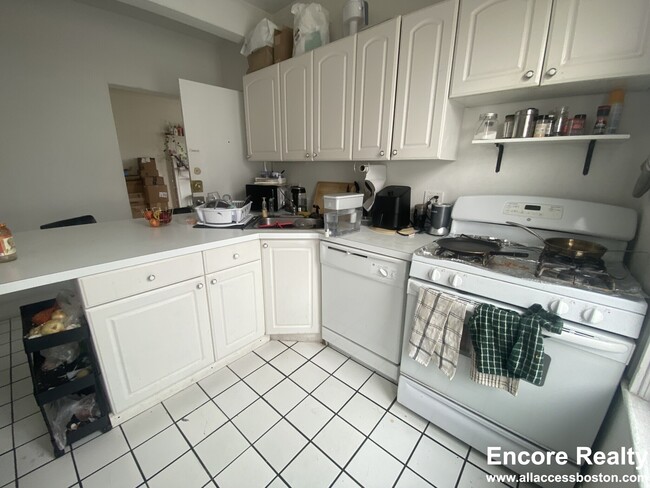 530 Cambridge St, Unit #3