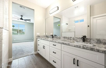 2517 N 56th St in Mesa, AZ - Building Photo - Building Photo