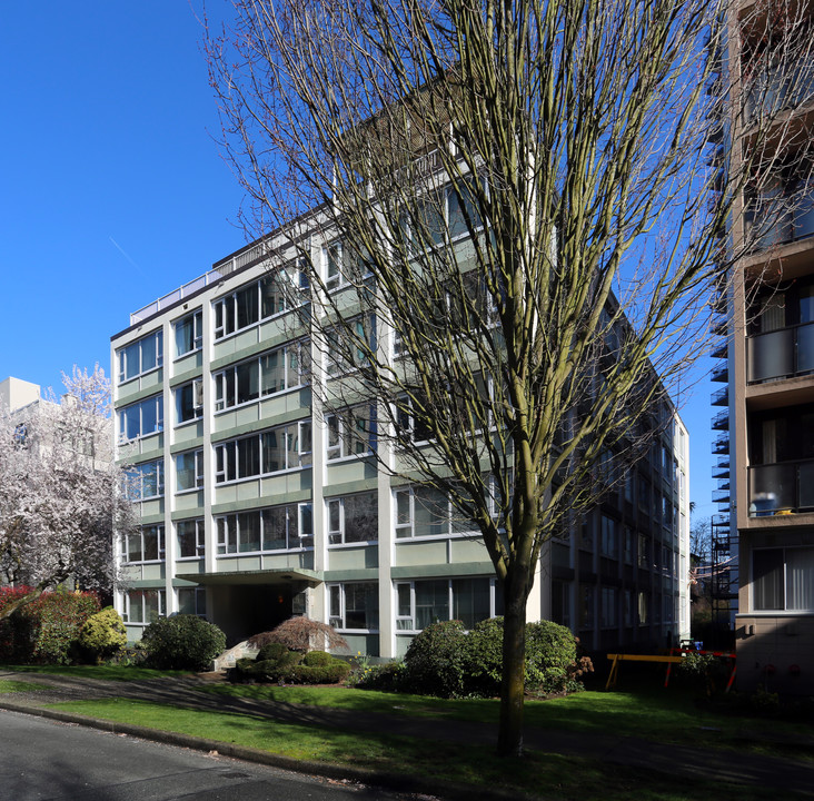 Bella Vista Apartments in Vancouver, BC - Building Photo