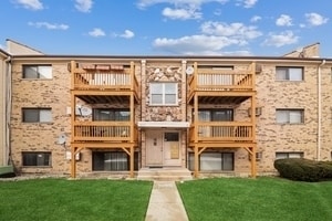 property at 5117 N East River Rd