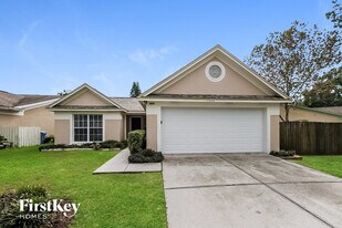 1033 Hardwood Dr in Valrico, FL - Building Photo