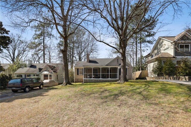 575 Pelham Rd NE in Atlanta, GA - Building Photo - Building Photo