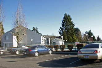 Steeple Chase Apartments in Vancouver, WA - Building Photo - Building Photo