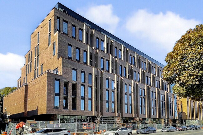 1720 Bayview Ave in Toronto, ON - Building Photo - Building Photo