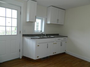 167 Pleasant St-Unit -A in Bristol, NH - Building Photo - Building Photo