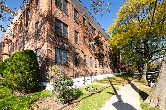 Rocky Hill in Bayside, NY - Foto de edificio - Building Photo