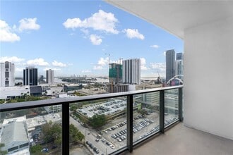 1600 NE 1st Ave, Unit 1902 in Miami, FL - Foto de edificio - Building Photo