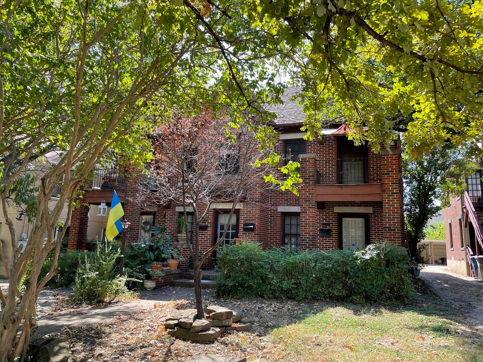 5936 Oram St, Unit 5936 Upstairs Right in Dallas, TX - Building Photo