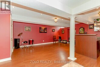 1474 Rosemanor Dr in Mississauga, ON - Building Photo - Building Photo