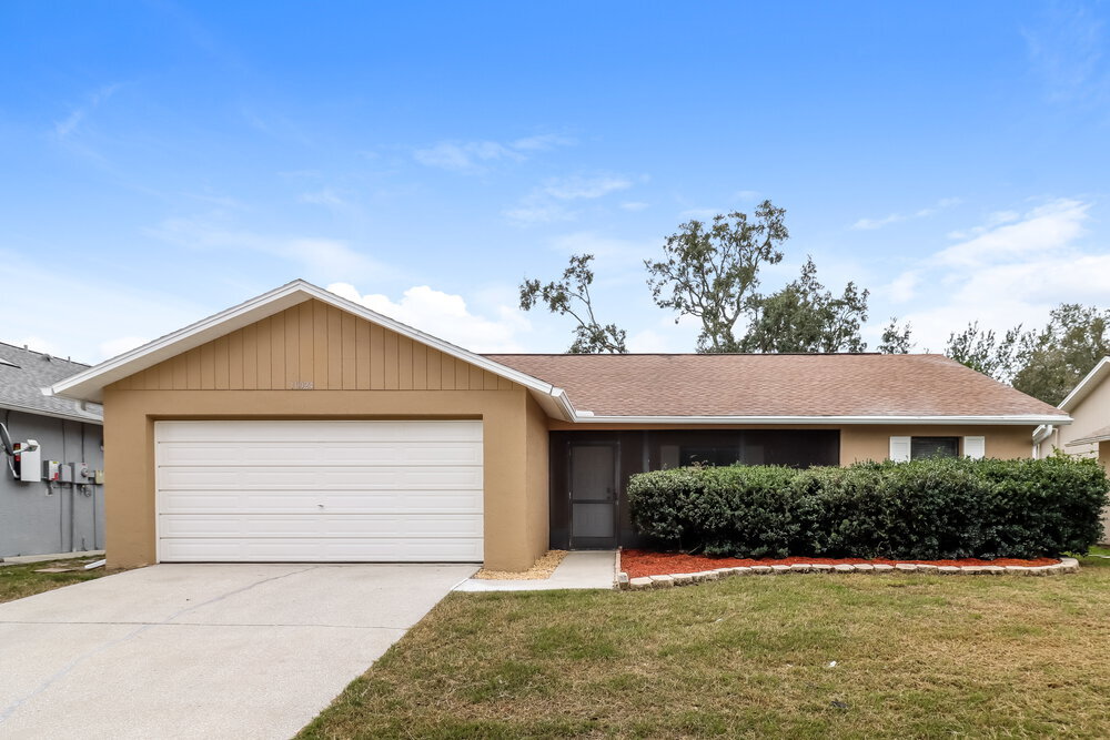 11024 Bentwood Ct in New Port Richey, FL - Building Photo