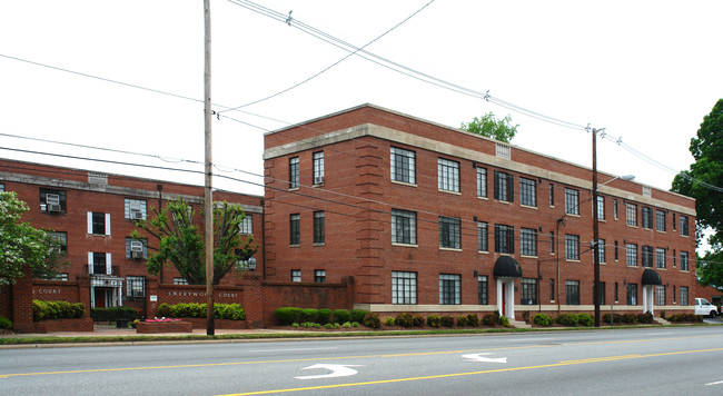 Emerywood Court in High Point, NC - Building Photo - Building Photo