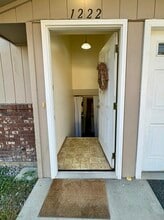 1222 S Pittsburg St in Spokane, WA - Foto de edificio - Building Photo