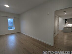 55 Brighton Ave, Unit 311 in Boston, MA - Foto de edificio - Building Photo